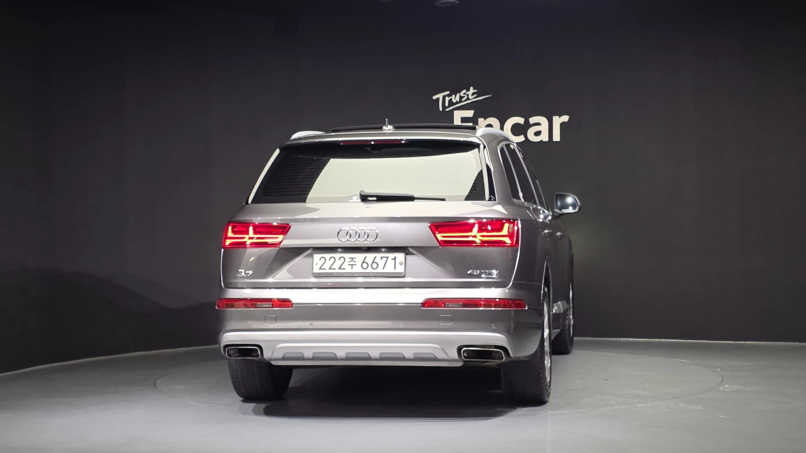 Audi Q7 45 TFSI quattro* ЕЛ. БАГАЖНИК* ЛЮК* КРАЙНА ЦЕНА, снимка 4 - Автомобили и джипове - 55984079