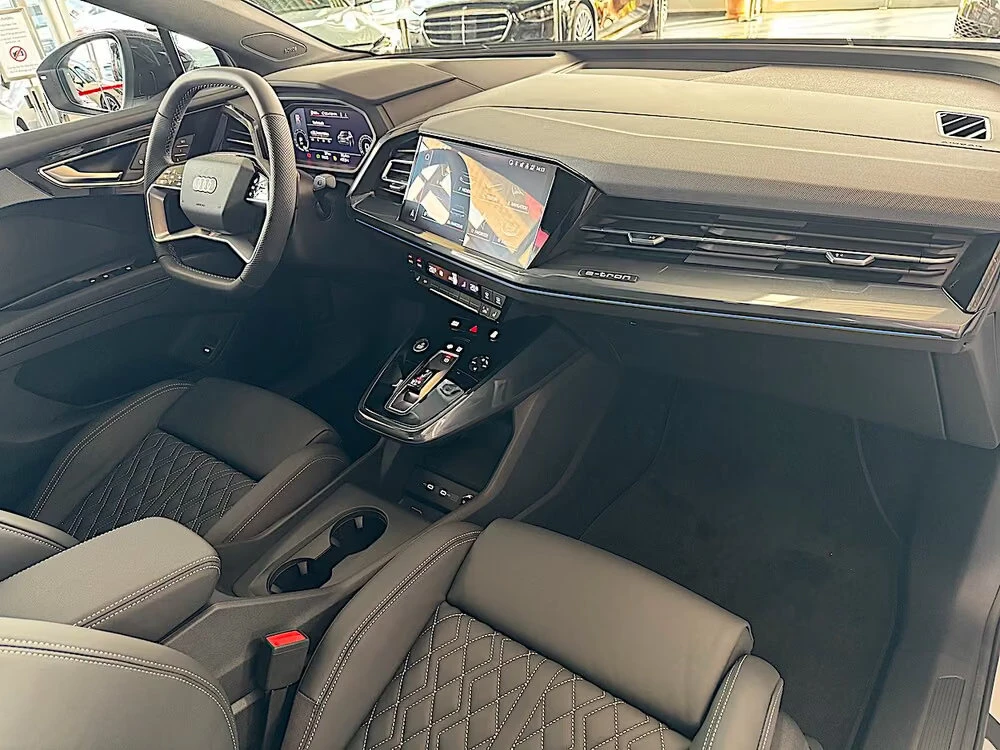 Audi Q4 50/299HP/SPORTBACK/S-LINE/QUATTRO/CAM/887z, снимка 14 - Автомобили и джипове - 56098733