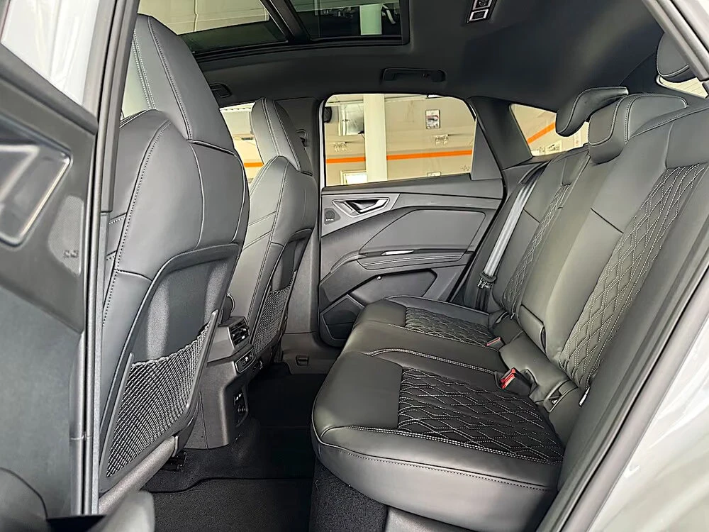 Audi Q4 50/299HP/SPORTBACK/S-LINE/QUATTRO/CAM/887z, снимка 15 - Автомобили и джипове - 56098733