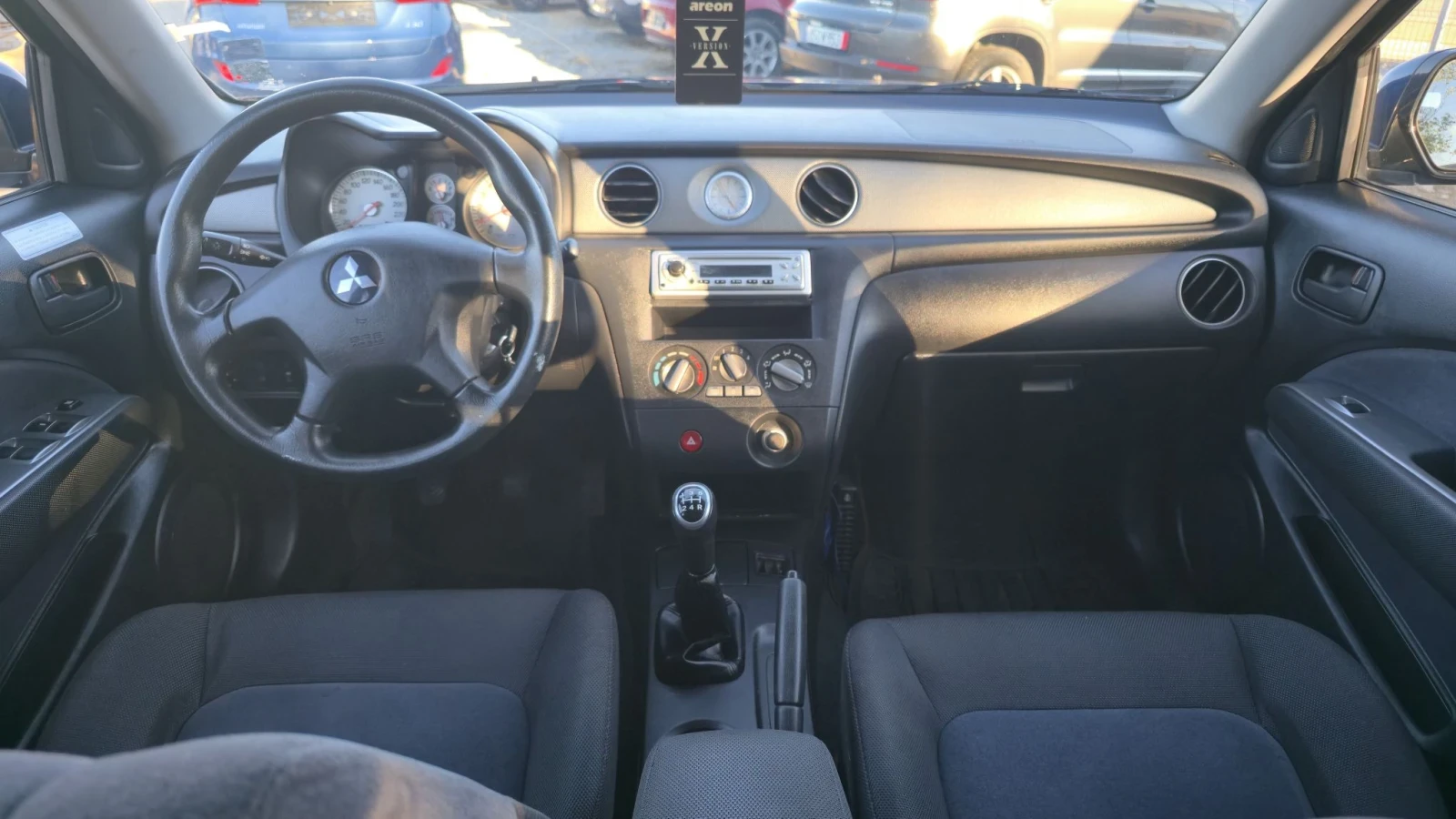 Mitsubishi Outlander 2.0 i 16V 4WD , снимка 7 - Автомобили и джипове - 56637310