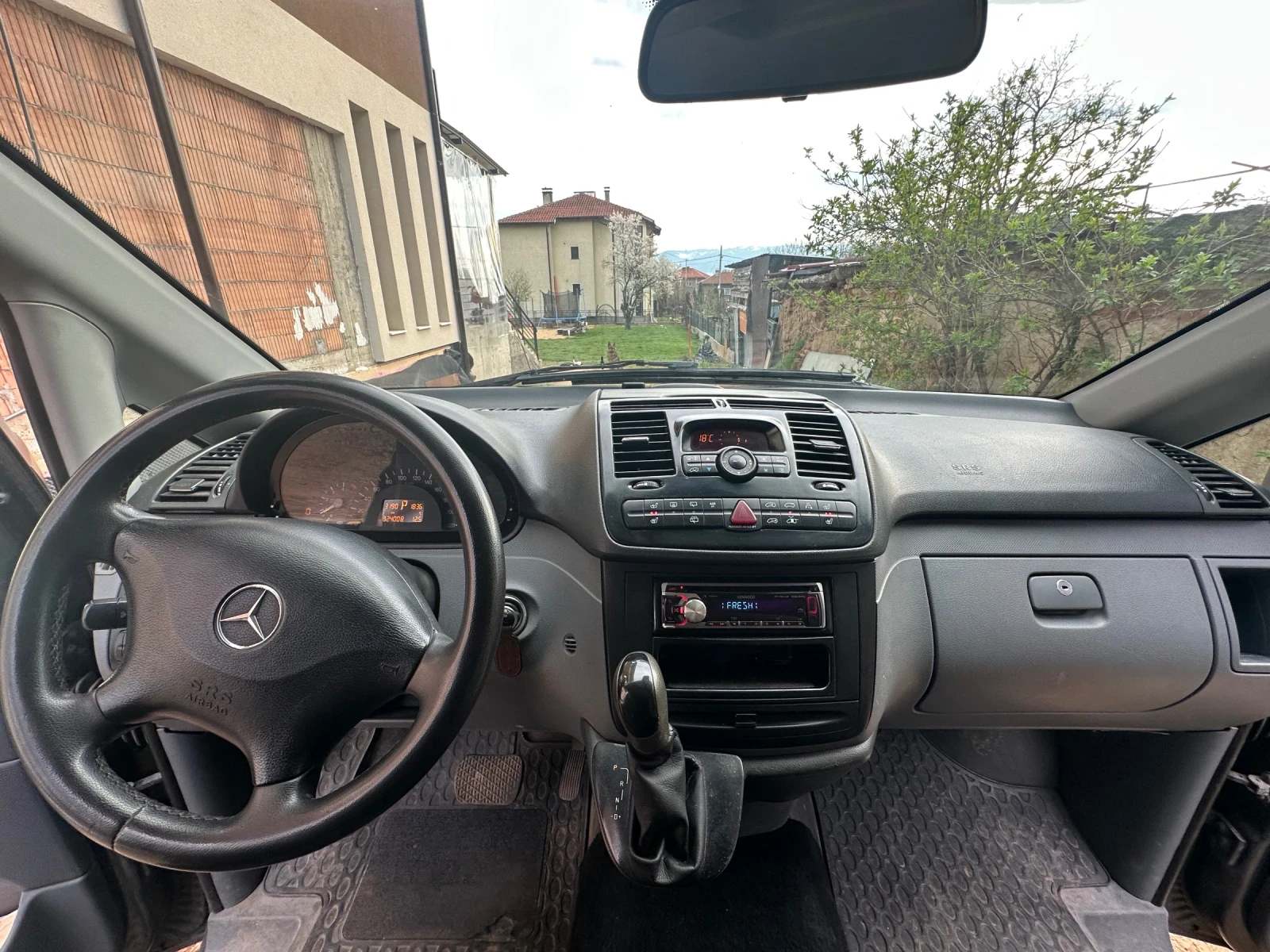 Mercedes-Benz Vito 115, 8 места, автомат, кламатроник, снимка 12 - Бусове и автобуси - 54159512