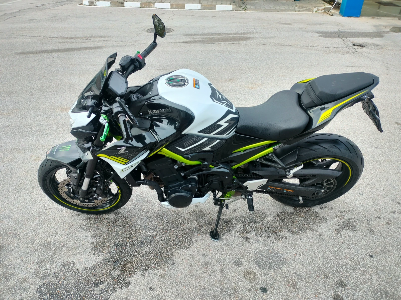 Kawasaki 900
