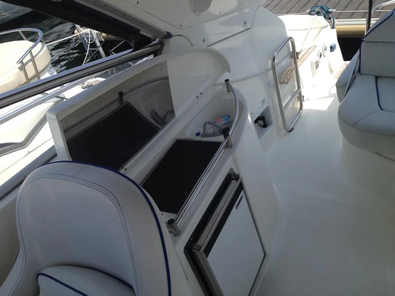 Моторна яхта Bavaria 33 Sport - изображение 9