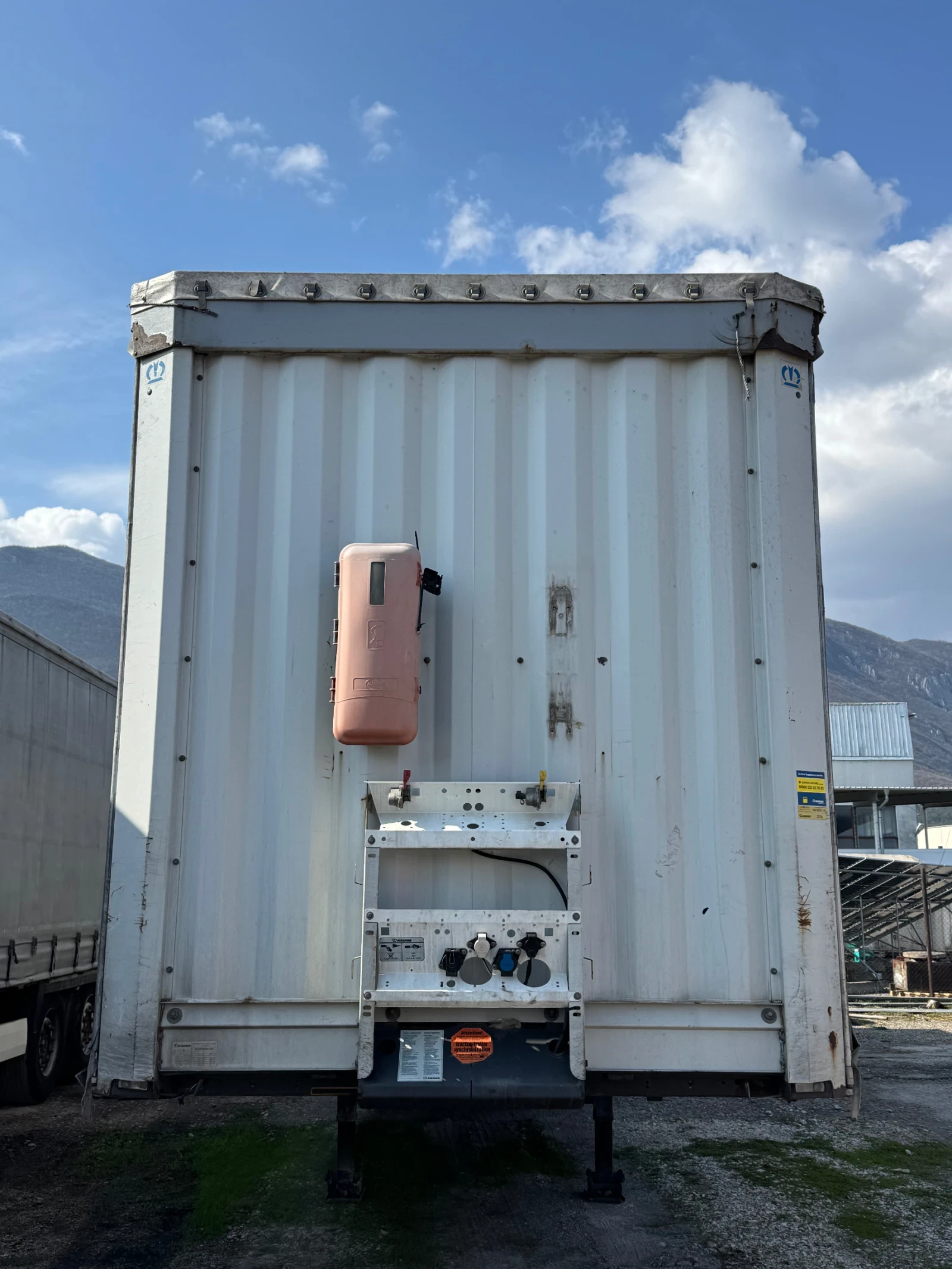 Полуремарке Krone 2 броя , снимка 2 - Ремаркета - 53928669