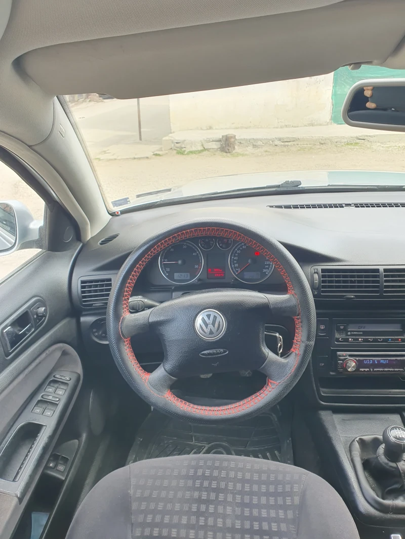 VW Passat 1.9 TDI, снимка 10 - Автомобили и джипове - 49562456