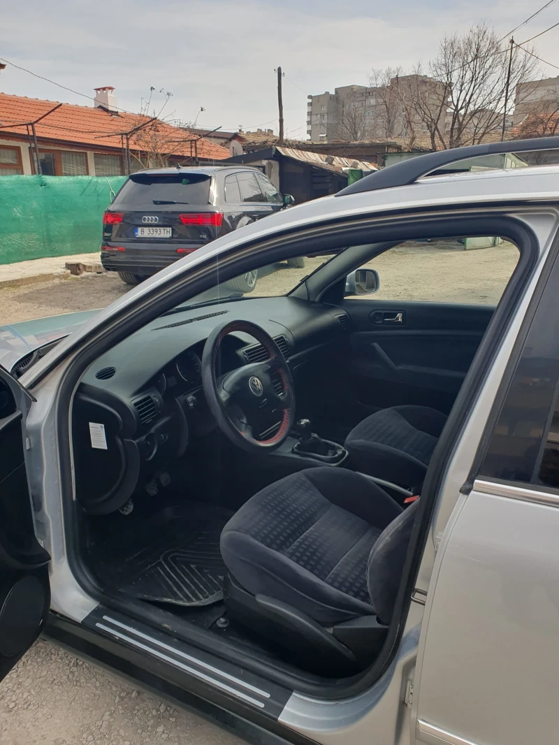 VW Passat 1.9 TDI, снимка 14 - Автомобили и джипове - 49562456