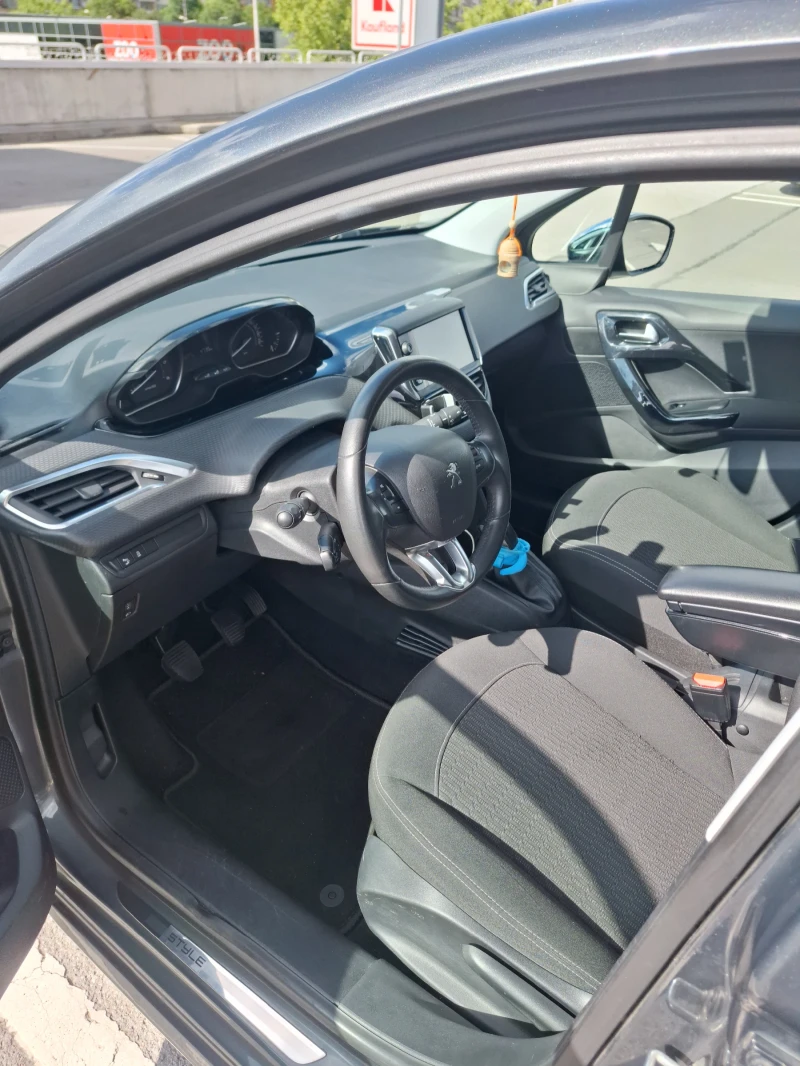 Peugeot 208 1.6 eHDI, снимка 6 - Автомобили и джипове - 52285647
