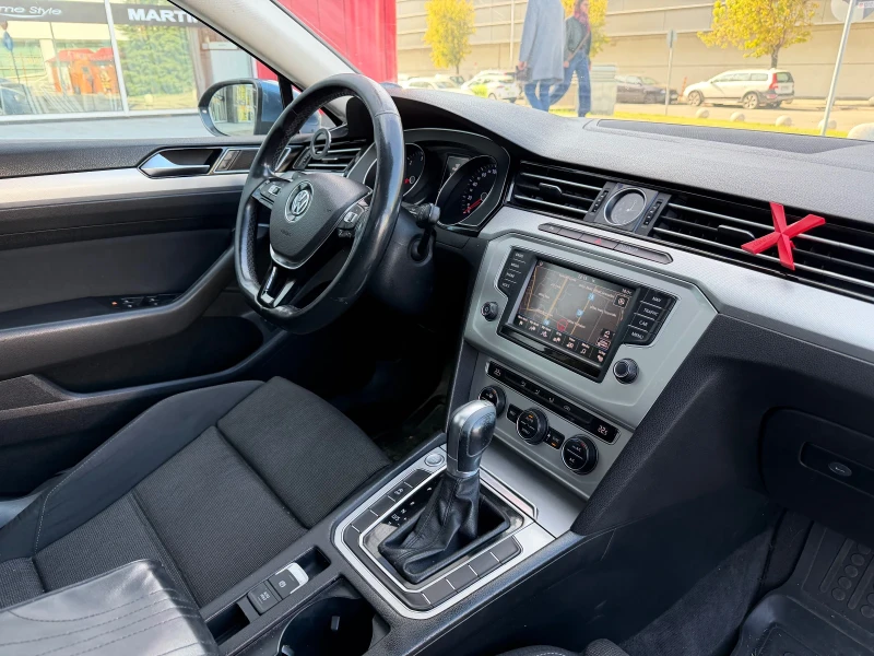 VW Passat 2.0TDI* DSG* Панорама, снимка 10 - Автомобили и джипове - 52566744