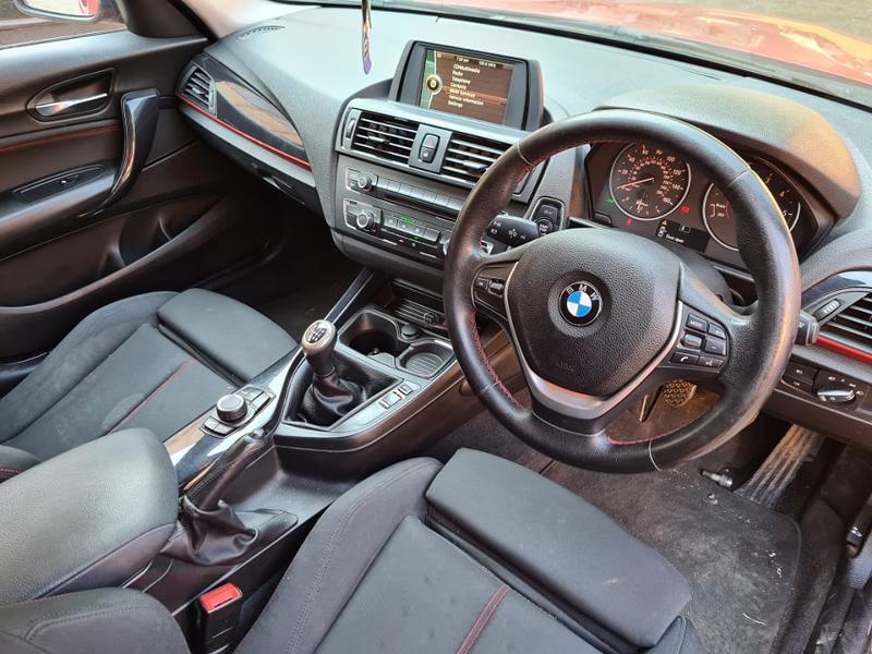 BMW 118 F20 Xenon Sport , снимка 13 - Автомобили и джипове - 24013651