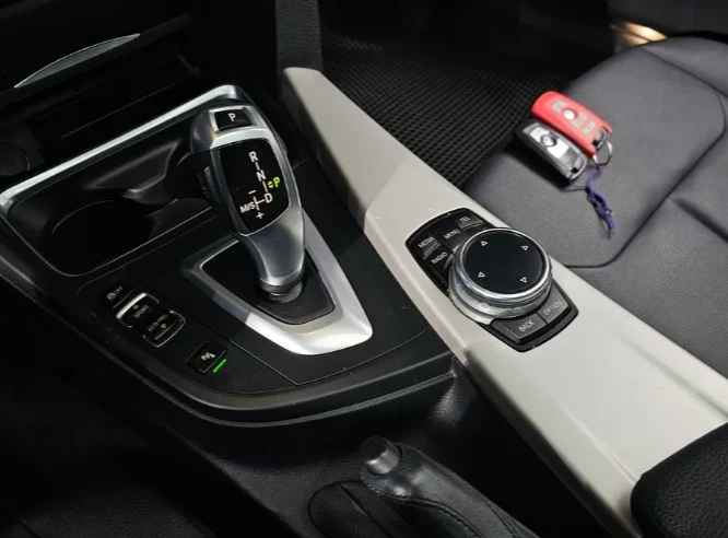 BMW 320 xDrive Touring - изображение 8