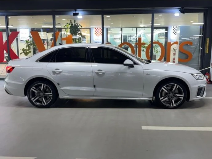 Audi A4 45 TFSI quattro* BLIND SPOT* HUD* ЛЮК* КРАЙНА ЦЕНА, снимка 3 - Автомобили и джипове - 55983972