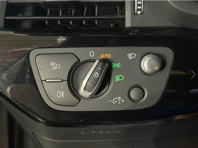Audi A4 45 TFSI quattro* BLIND SPOT* HUD* ЛЮК* КРАЙНА ЦЕНА, снимка 14 - Автомобили и джипове - 55983972