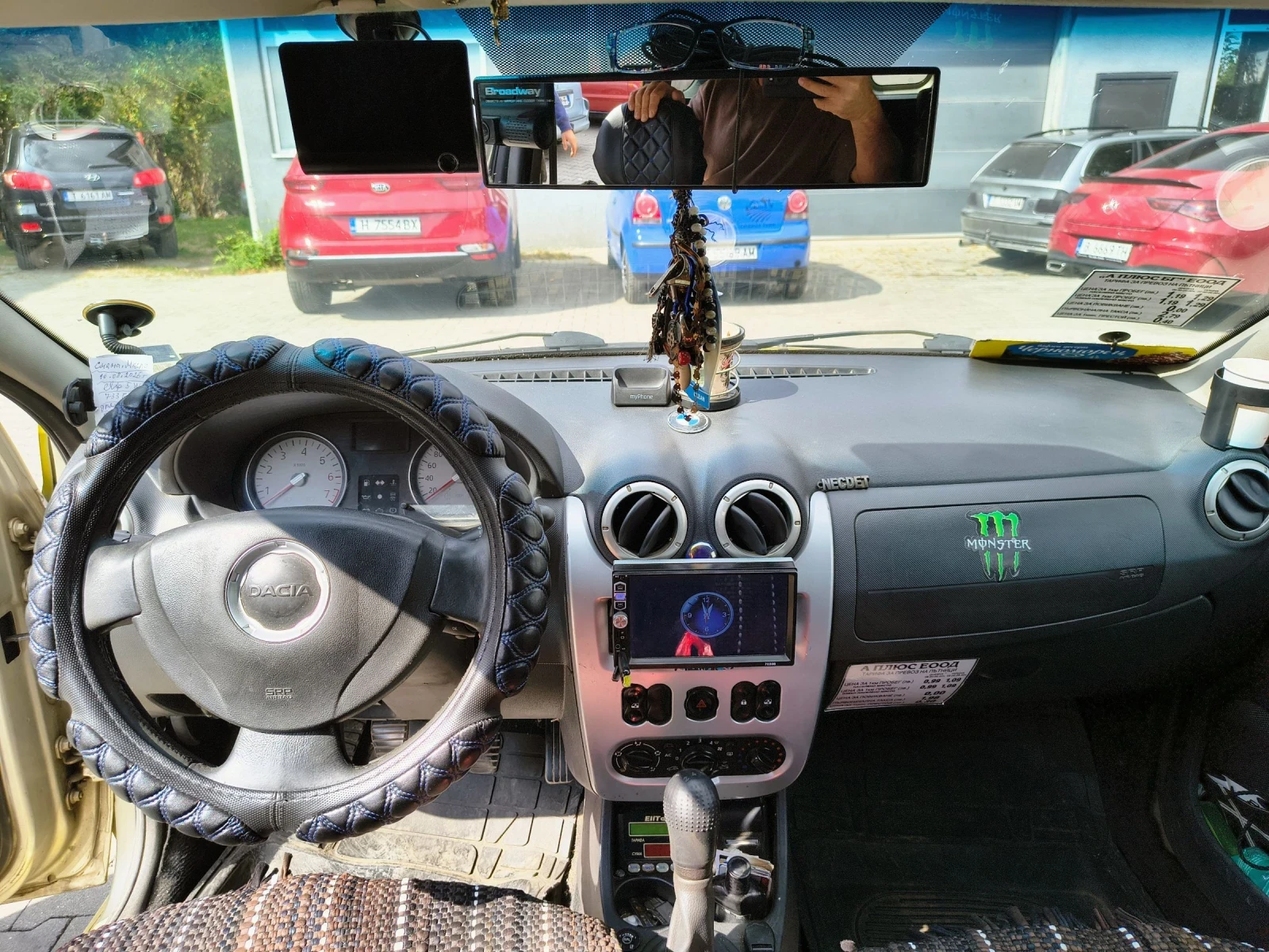 Dacia Logan MCV 1.6 / Газ / 7 Местна - изображение 6