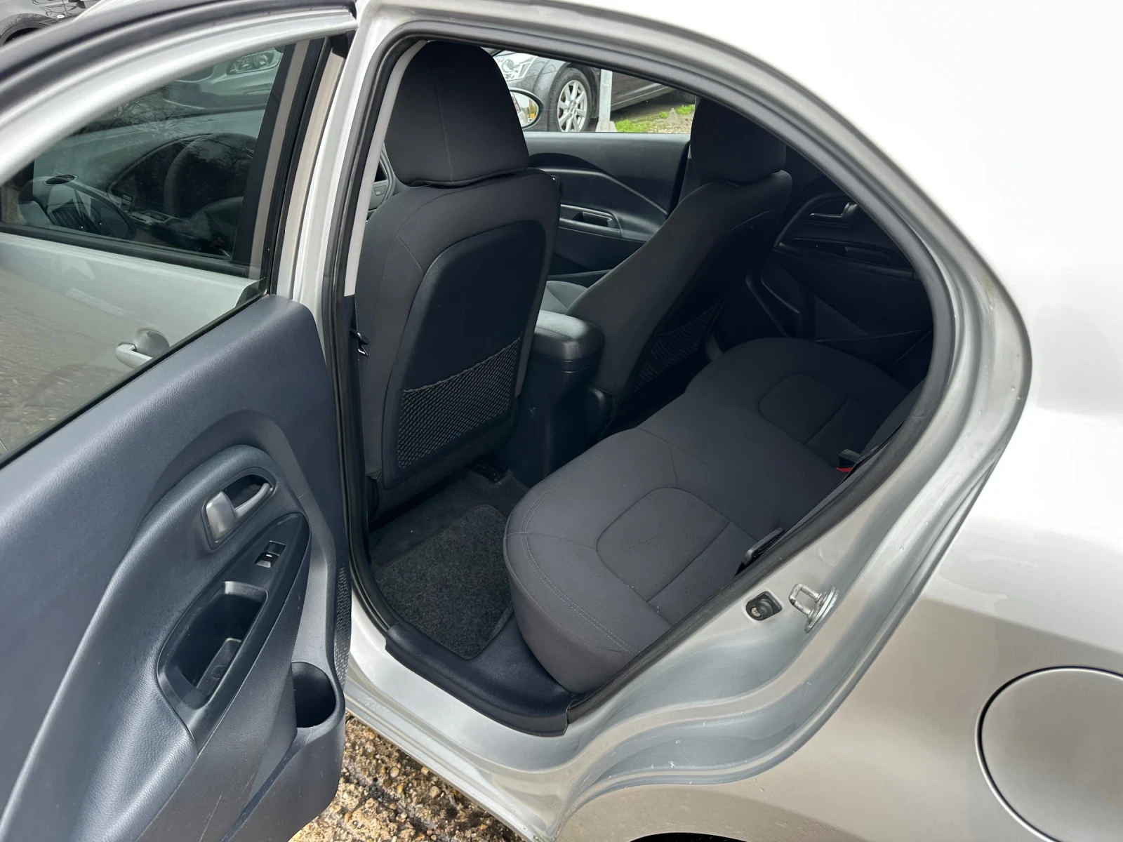 Kia Rio 1.4 CRDI / 90  | Mobile.bg   9