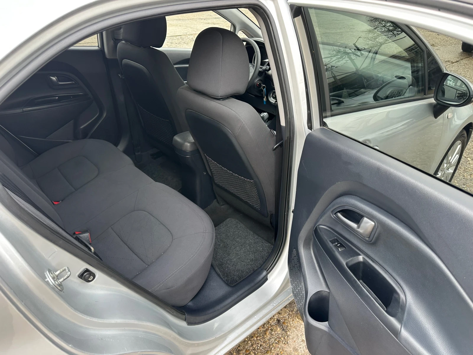 Kia Rio 1.4 CRDI / 90  | Mobile.bg   13