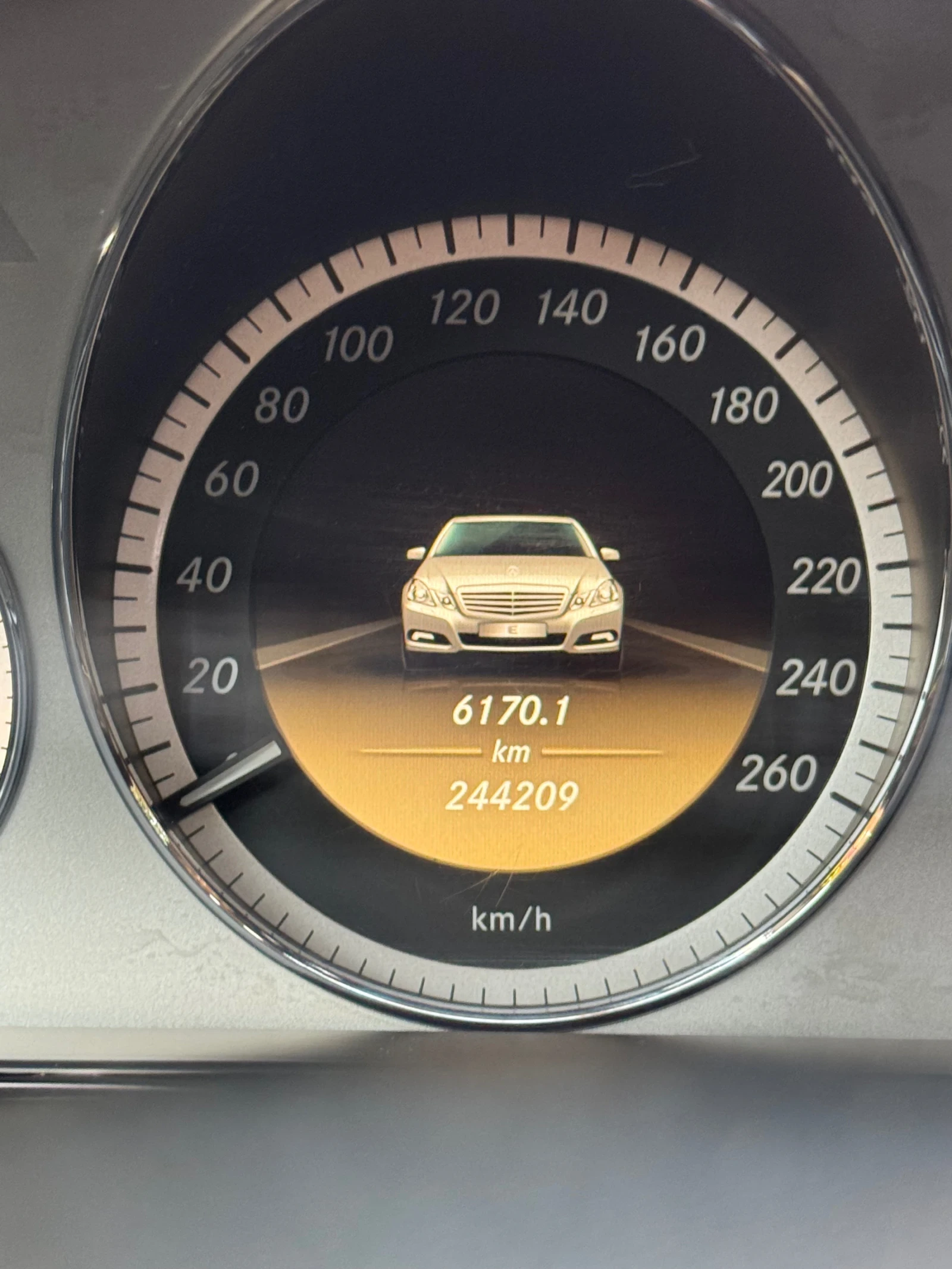 Mercedes-Benz E 220 E220 CDI 7G-TRONIC ! НА ЛИЗИНГ !!, снимка 9 - Автомобили и джипове - 54457176
