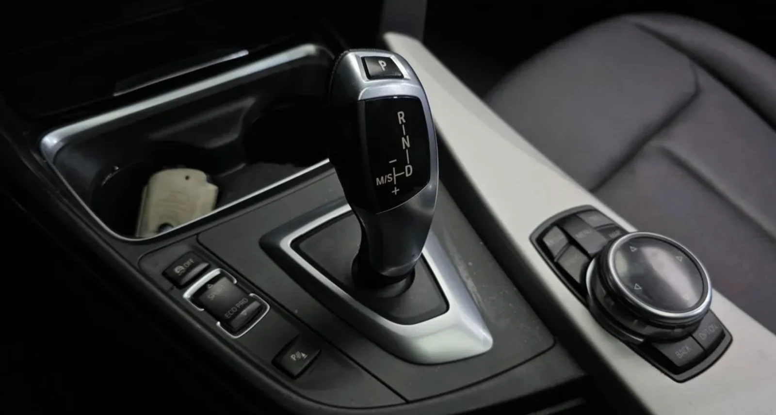 BMW 320 Крайна цена* Автофинансиране* , снимка 8 - Автомобили и джипове - 54562662