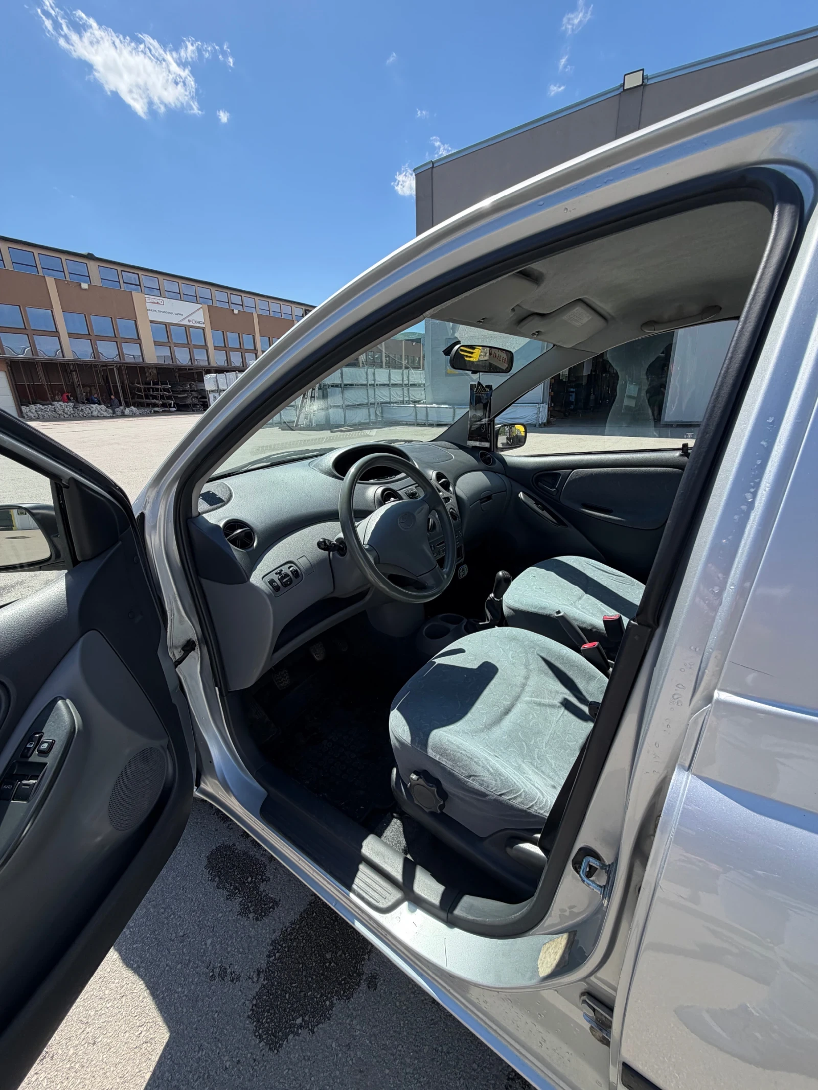 Toyota Yaris, снимка 11 - Автомобили и джипове - 54565640