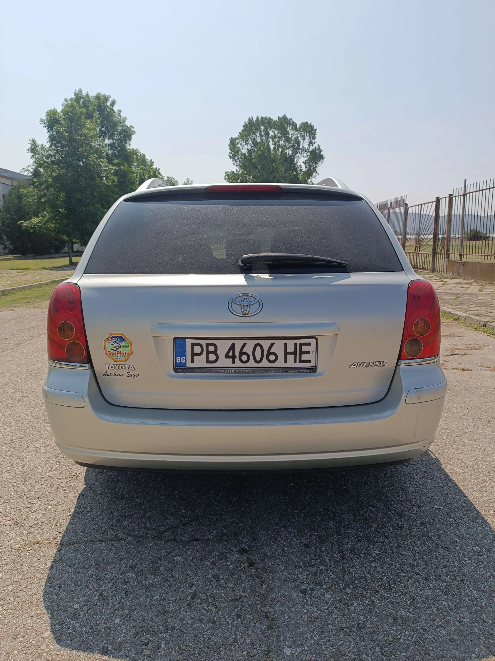 Toyota Avensis газ, снимка 3 - Автомобили и джипове - 54818671