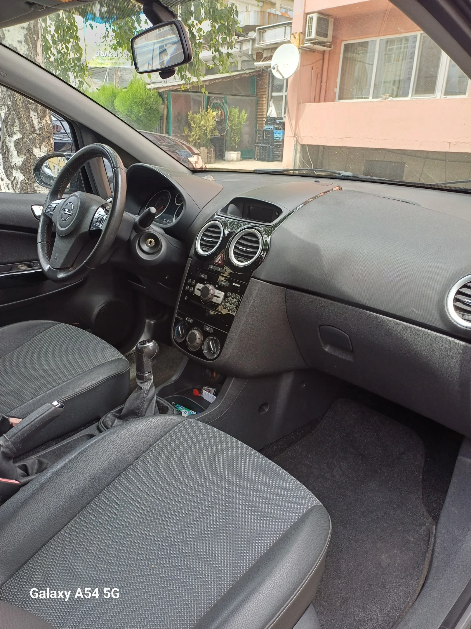 Opel Corsa, снимка 4 - Автомобили и джипове - 54953180