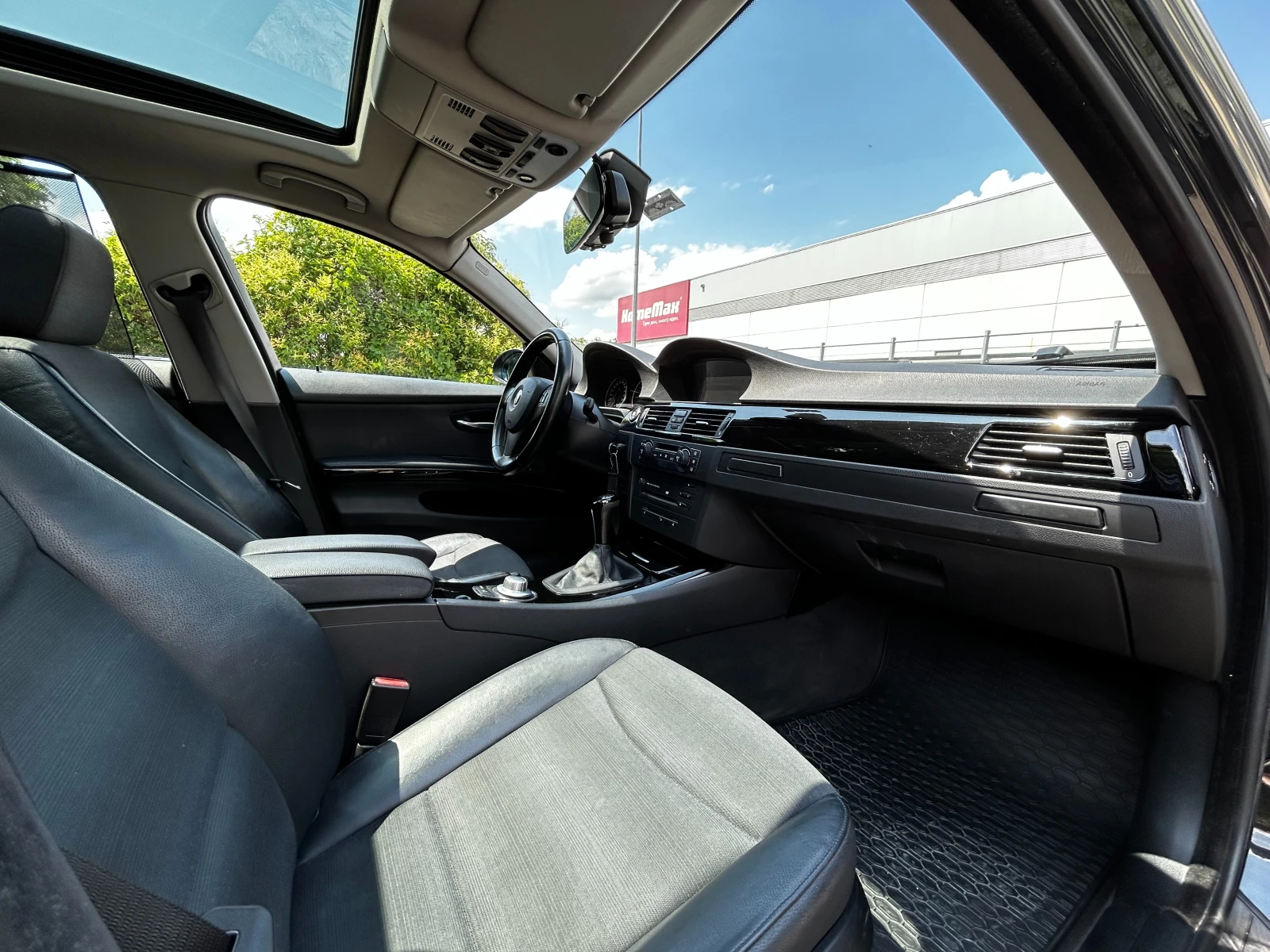 BMW 325 Xi, снимка 8 - Автомобили и джипове - 55213563