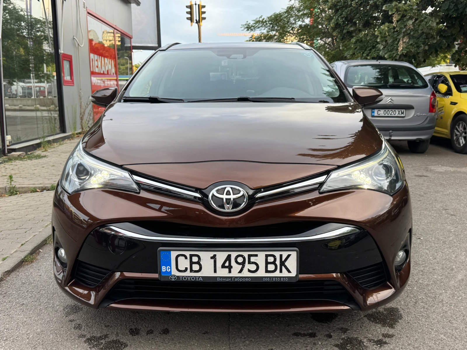 Toyota Avensis от България, снимка 6 - Автомобили и джипове - 55447737
