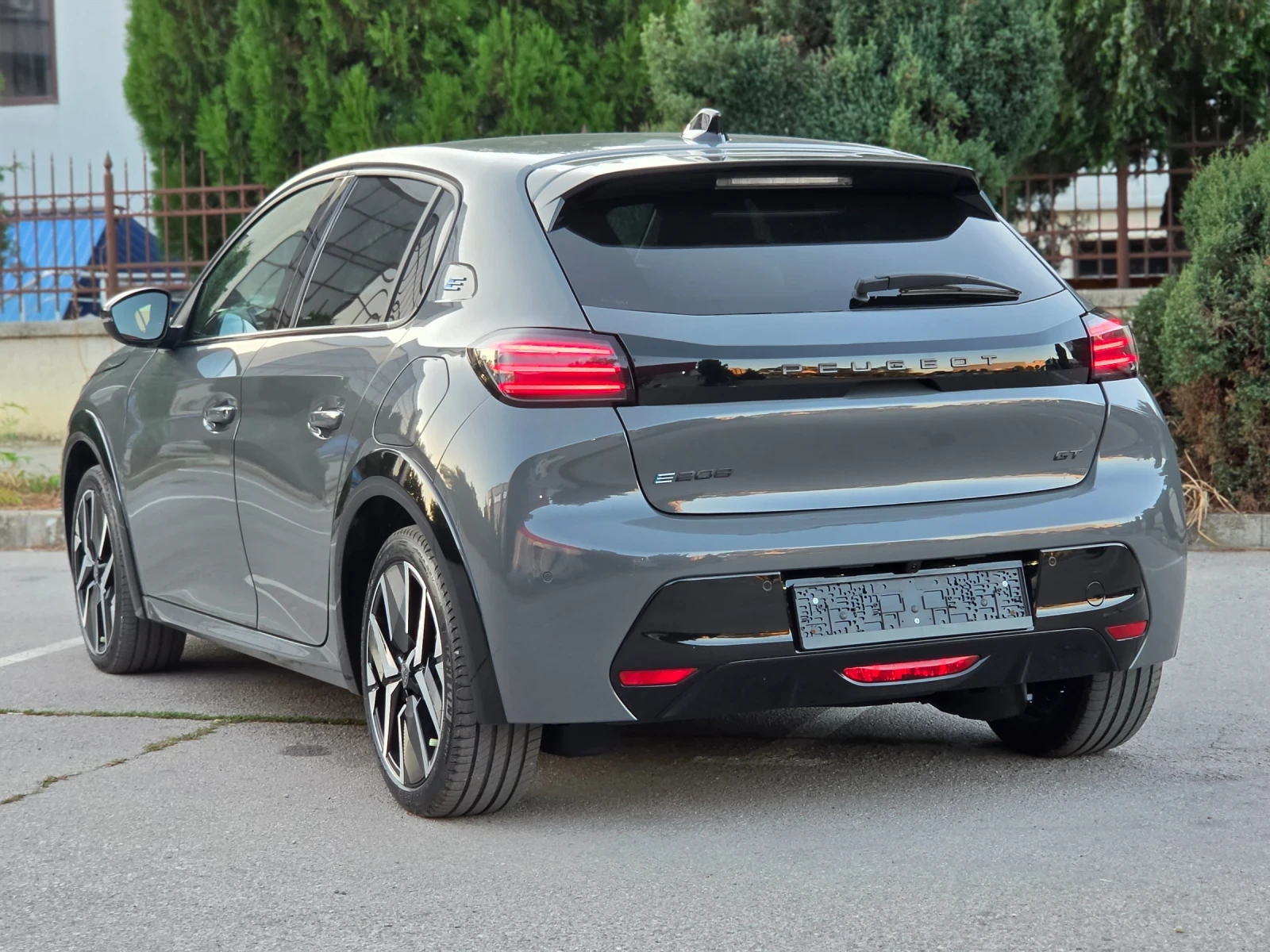 Peugeot 208 GT 136hp * КЛИМАТРОНИК * НАВИ * , снимка 10 - Автомобили и джипове - 55465386