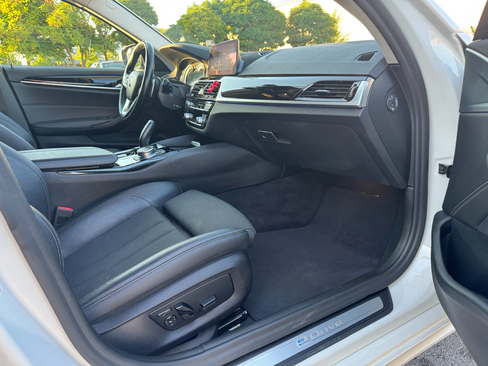 BMW 530E iPerformance | Mobile.bg � ����������� 7
