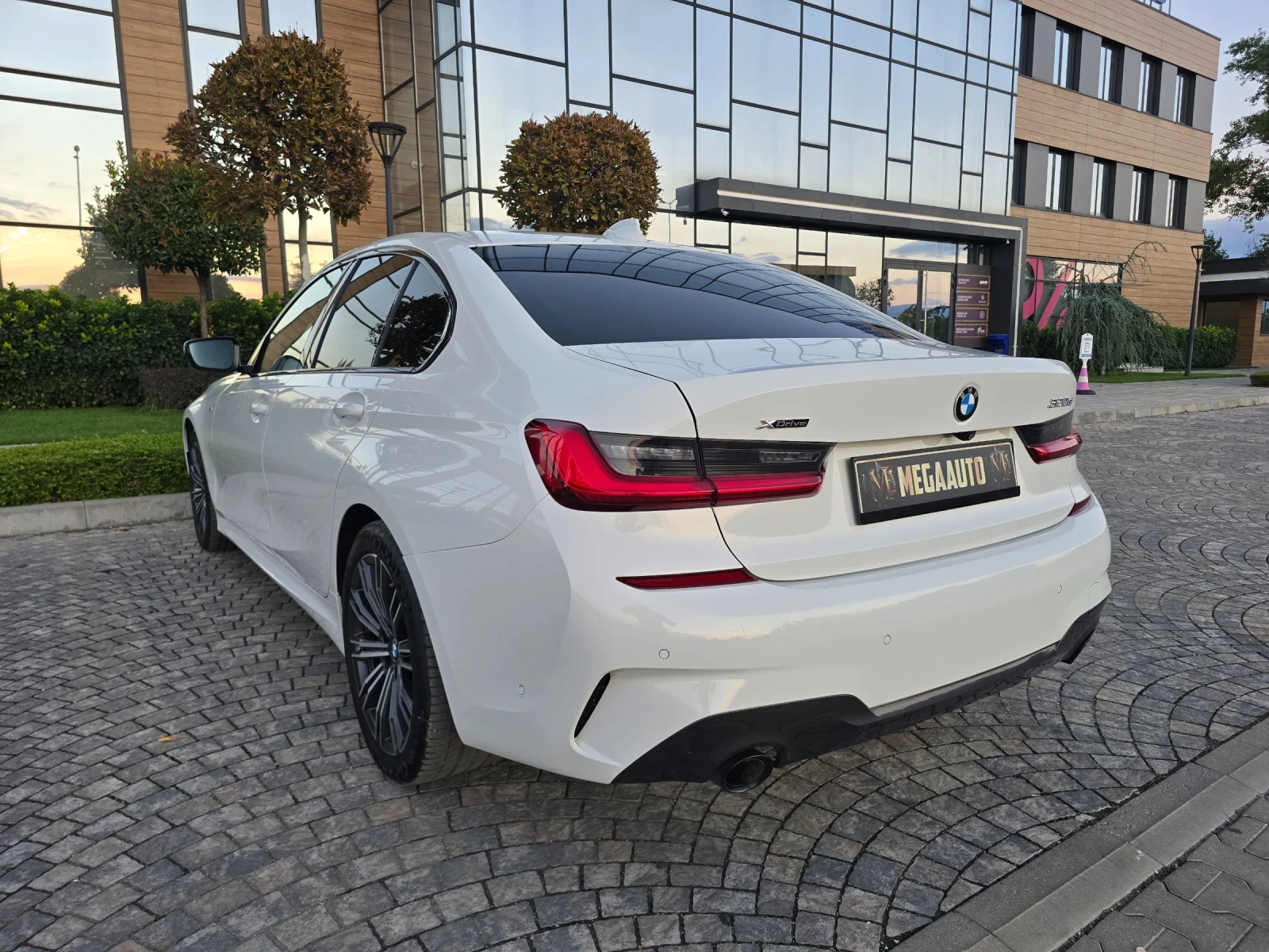 BMW 320 Xd Mpack.LED, снимка 7 - Автомобили и джипове - 56302990