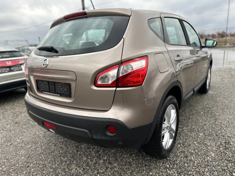 Nissan Qashqai 2.0, снимка 7 - Автомобили и джипове - 48451223