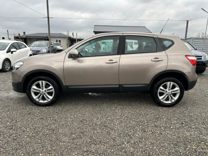 Nissan Qashqai 2.0, снимка 4 - Автомобили и джипове - 48451223