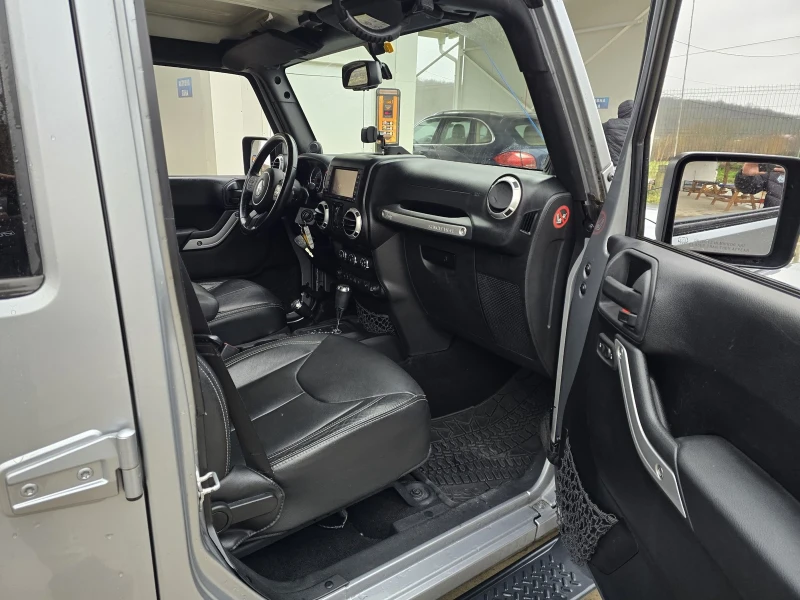 Jeep Wrangler Unlimited SAXARA 2.8 CRD 200к.с 4X4 , снимка 13 - Автомобили и джипове - 52671216