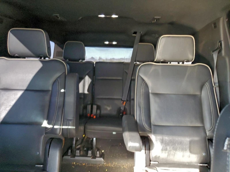 Chevrolet Suburban K1500 PREMIER AWD/ ОТ 750 ЛВ НА МЕСЕЦ, снимка 10 - Автомобили и джипове - 53373005