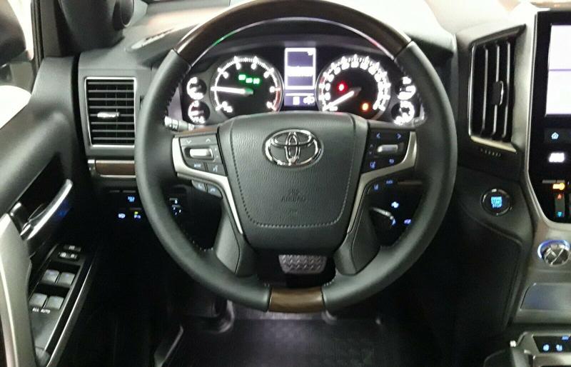 Toyota Land cruiser LC200*V8*Executive Lounge*ГАРАНЦИЯ, снимка 11 - Автомобили и джипове - 43394328