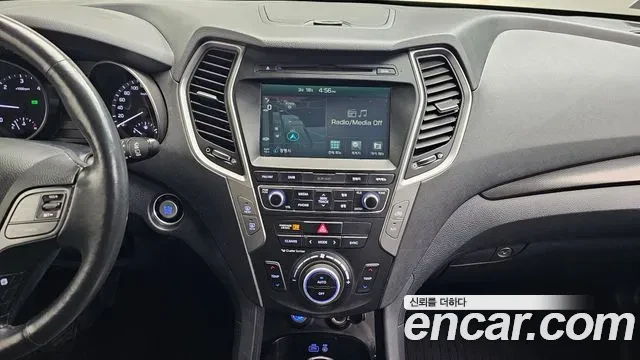 Hyundai Santa fe Diesel 2.0 2WD, снимка 10 - Автомобили и джипове - 54089171