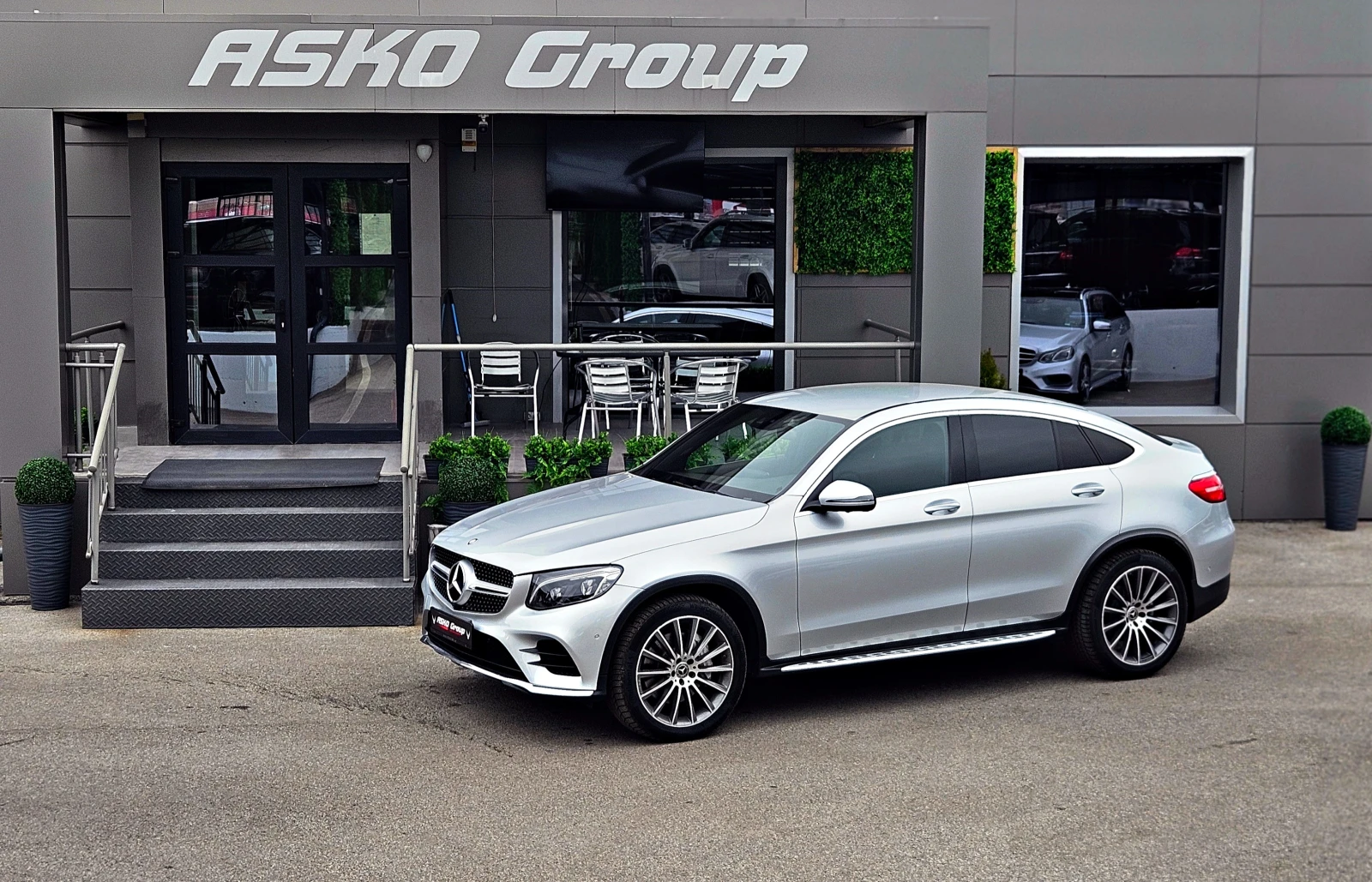 Mercedes-Benz GLC 220 COUPE/AMG/GERMANY/360CAMERA/AMBIENT/AIRMATIC/LIZIN, снимка 16 - Автомобили и джипове - 50652366
