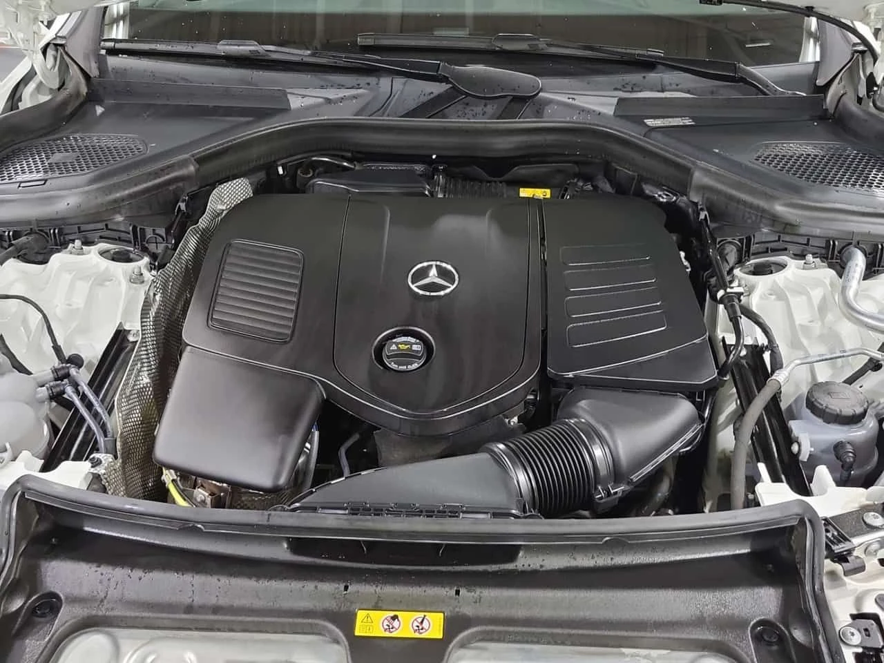 Mercedes-Benz GLC 300 CARFAX, снимка 16 - Автомобили и джипове - 53991083