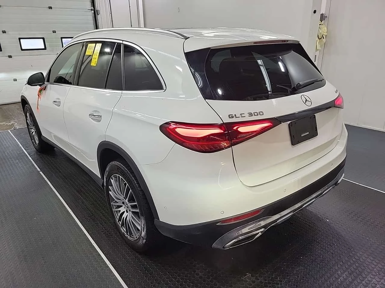 Mercedes-Benz GLC 300 CARFAX, снимка 4 - Автомобили и джипове - 53991083
