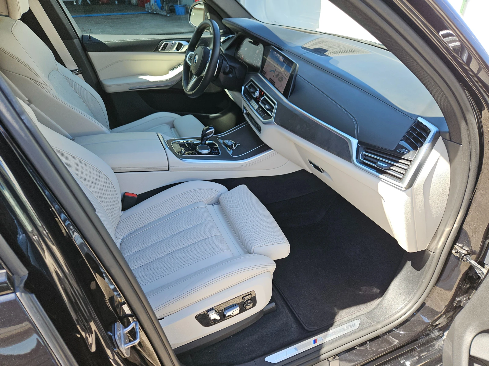 BMW X5 4.0I/M-Sport/HeadUp/CARPLAY/LASER/PANO/Soft-Close, снимка 15 - Автомобили и джипове - 54136419