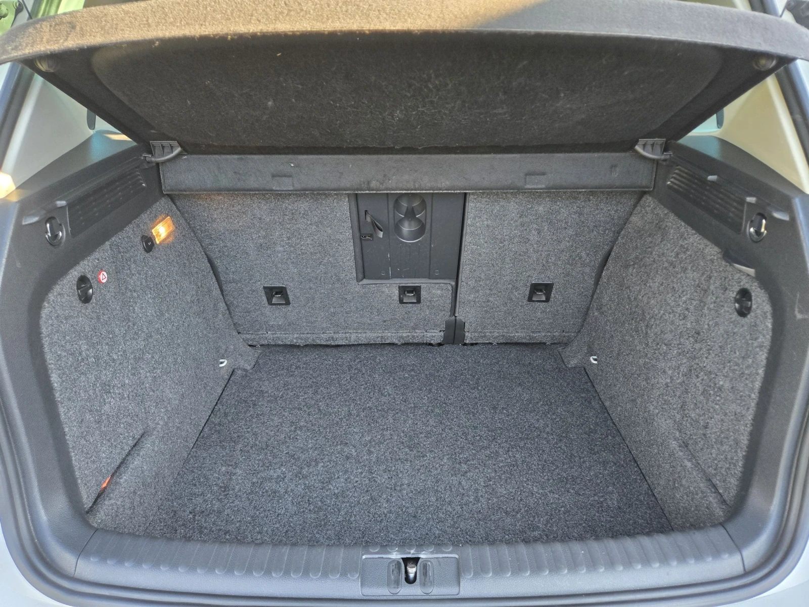 VW Tiguan 2.0TDI-140кс= АВТОМАТ= LED= 4MOTION= PANO= KEYLESS, снимка 10 - Автомобили и джипове - 54430441