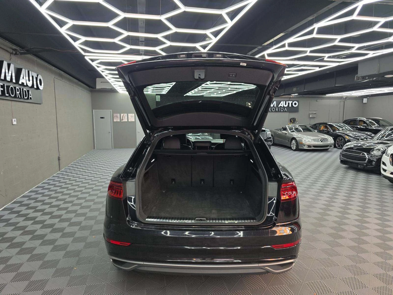 Audi Q8 Bang & Olufsen* Virtual Cockpit Plus* Head-Up* , снимка 11 - Автомобили и джипове - 54693290