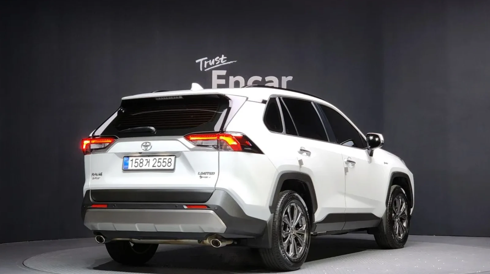 Toyota Rav4 AWD HYBRID | ОБДУХВАНЕ| DISTRONIC | LANE ASSIST, снимка 2 - Автомобили и джипове - 54739453