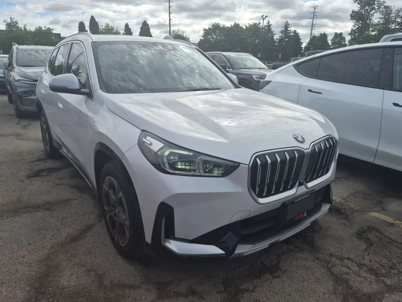 BMW X1 XDRIVE28I / 360 / Harman Kardon / АВТОКРЕДИТ , снимка 2 - Автомобили и джипове - 54906585