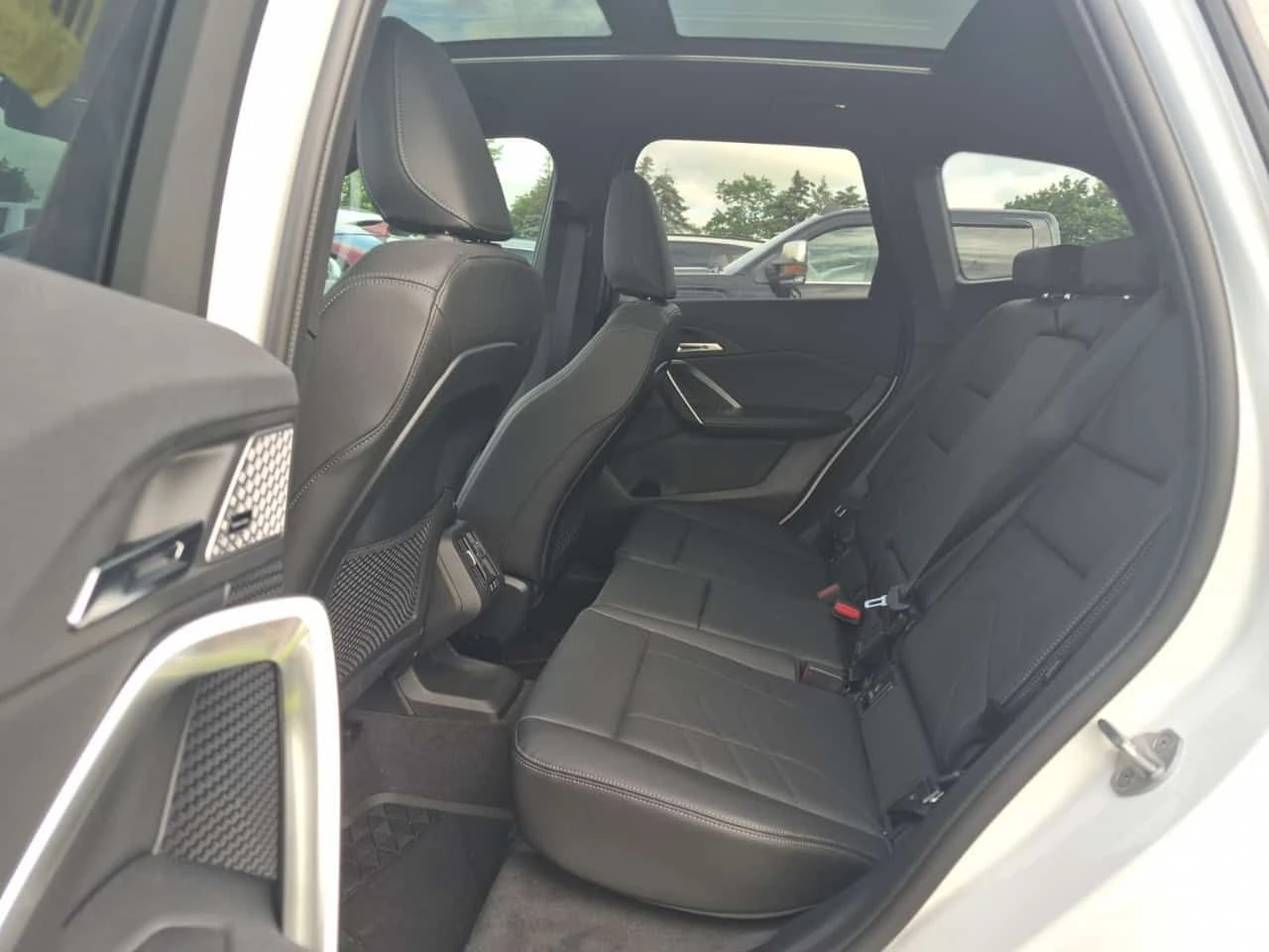 BMW X1 XDRIVE28I / 360 / Harman Kardon / АВТОКРЕДИТ , снимка 11 - Автомобили и джипове - 54906585