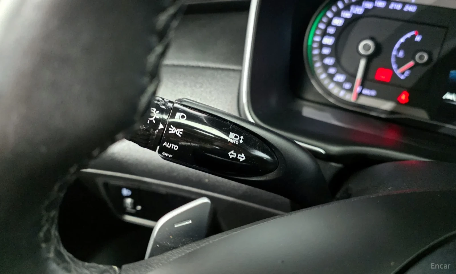 Hyundai Tucson Diesel 2.0 2WD, снимка 16 - Автомобили и джипове - 55049621