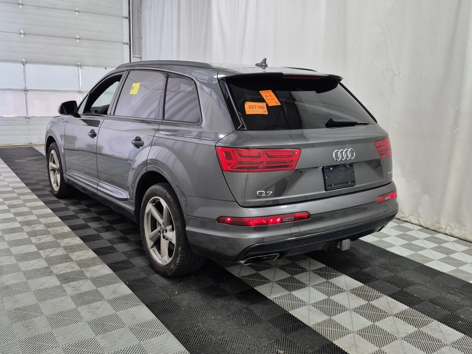 Audi Q7 PROGRESSIV * 3.0T * ОБДУХВАНЕ * 7 МЕСТА * CARFAX *, снимка 4 - Автомобили и джипове - 55468292