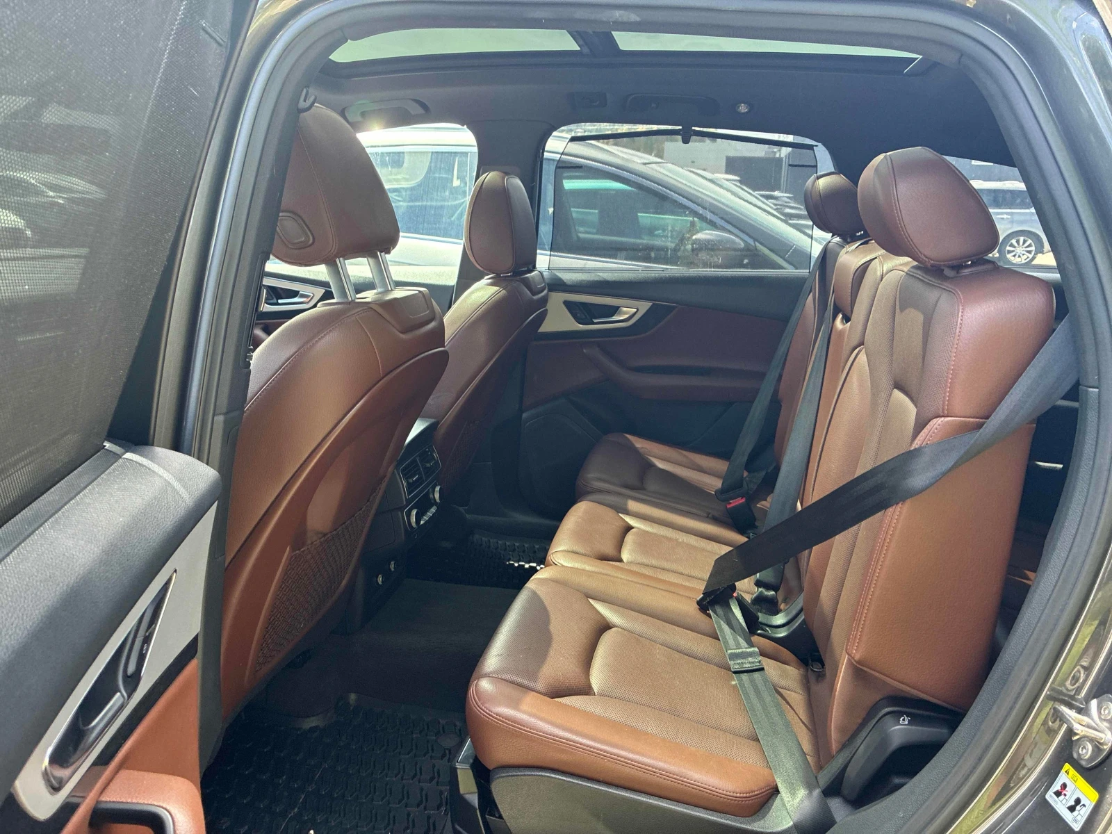 Audi Q7 PROGRESSIV * 3.0T * ОБДУХВАНЕ * 7 МЕСТА * CARFAX *, снимка 9 - Автомобили и джипове - 55468292