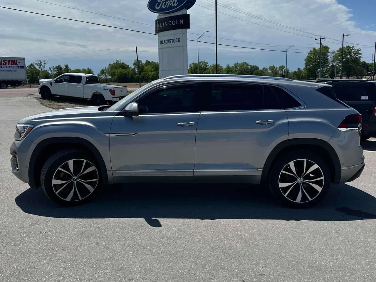 VW Atlas * Execline * CARFAX * ОПЦИЯ ЗА ФИНАНСИРАНЕ , снимка 2 - Автомобили и джипове - 56161578