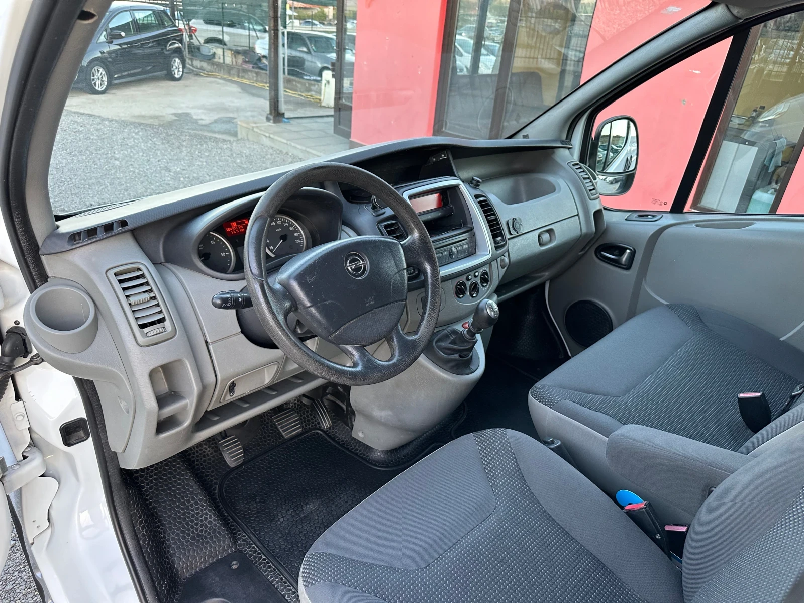 Opel Vivaro 2.0CDTi EURO 5! Климатик! * 204 000км*  - изображение 9