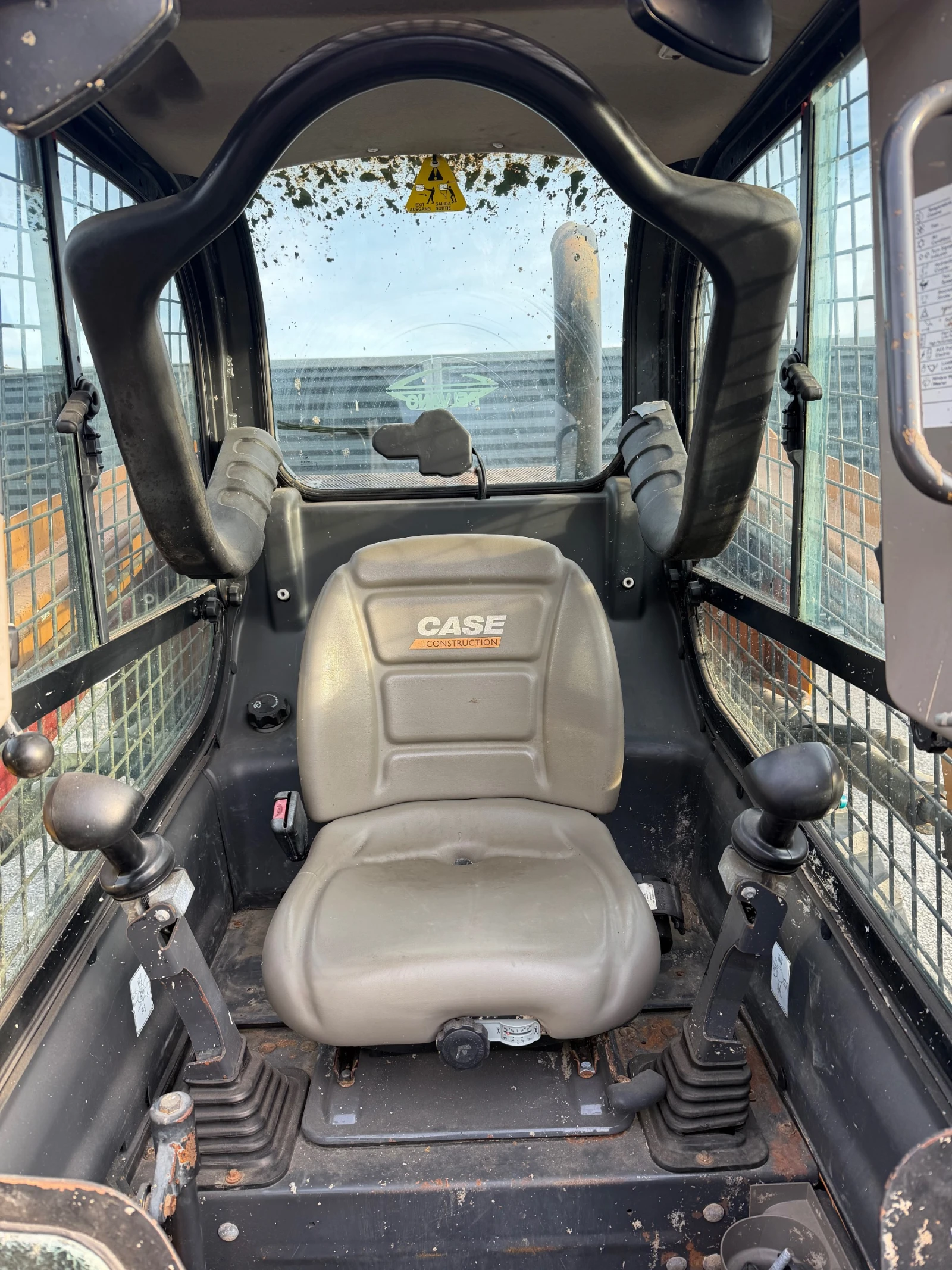 Мини челни товарачи Bobcat Case SR130, снимка 6 - Индустриална техника - 53979248